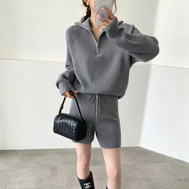 Relaxed Old Money Style Waffle Knit Set for Women, Autumn and Winter Loose Fit Pullover Sweater with Turn-down Collar and Casual High-Waisted Knit Shorts Relaxed Old Money Style Waffle Knit Set for Women, Autumn and Winter Loose Fit Pullover Sweater with Turn-down Collar and Casual High-Waisted Knit Shorts