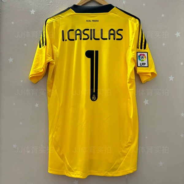 1112 Real Madrid goalkeeper No. 1 + 1 armband
