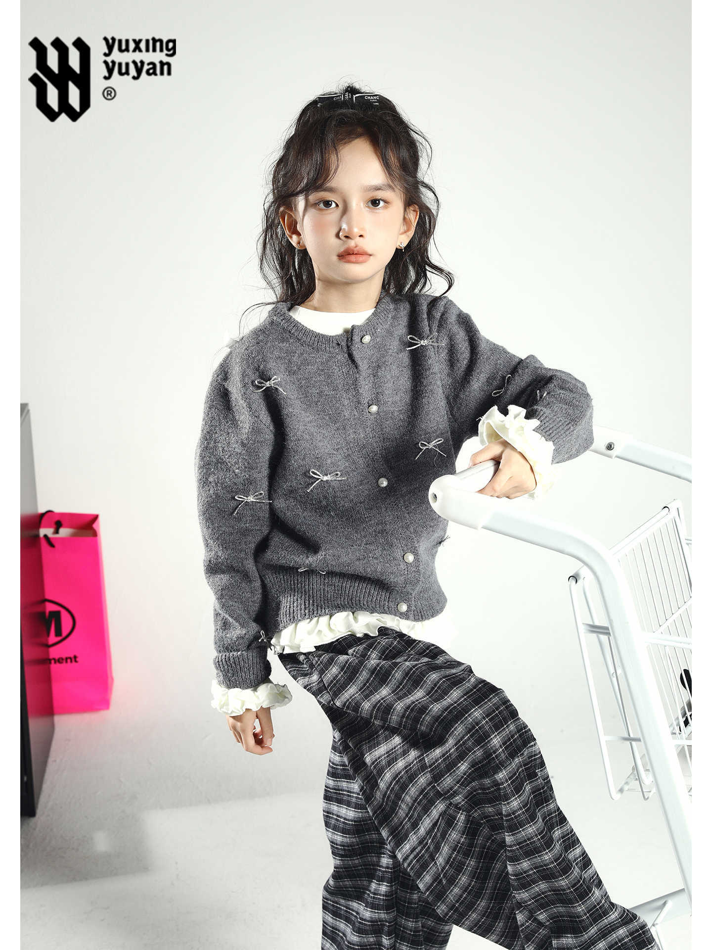 Girls' wool sweater, autumn and winter style, Korean style, round neck, knitted cardigan, fashionable bow top