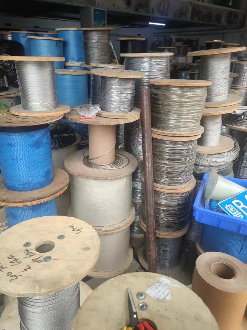 27fd715855e627e300484b3405bd84