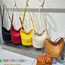�tɫ��Ƥ�ֹ�������ˮͰ����Ů�߼��Џ͹ņμ�б������������ذ�