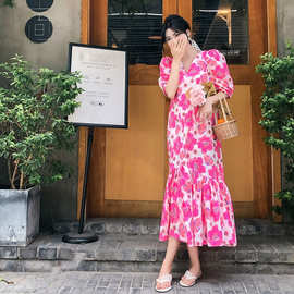 法式温柔泡泡袖碎花鱼尾连衣裙女夏季款V领宽松显瘦荷叶边长裙ins