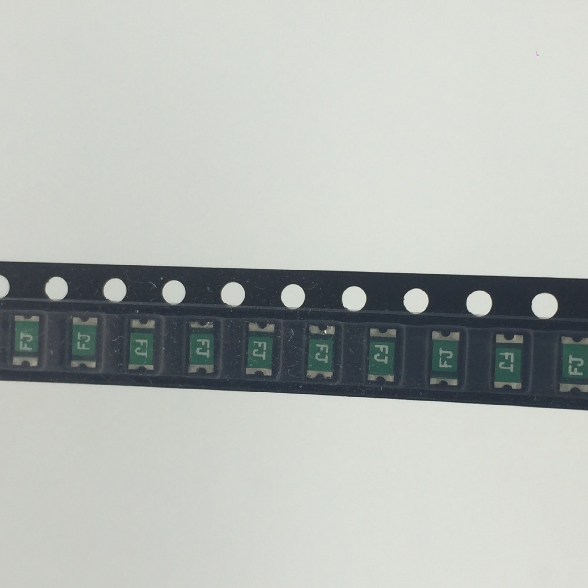 富致自恢复保险丝 FSMD012-1206-R 0.12A 48V 1206