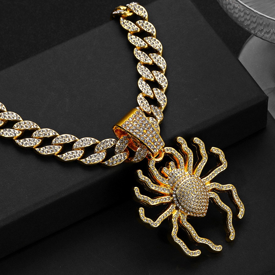 Spider Pendant Cuban Chain Necklace With Full Diamond Detailing_voghion.com