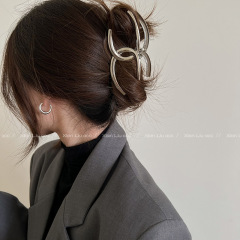 女性の後頭部用のハイエンドダブルCメタルシャーククリップ、大きなヘアクリップ2025新しいハイエンドヘアクリップヘッドギア
