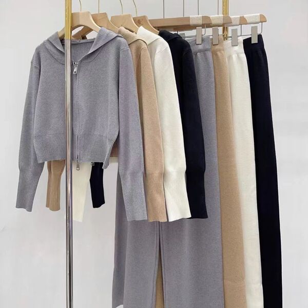 Cardigan with zipper