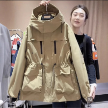 秋装2025新款中长款收腰显瘦冲锋衣女大码休闲工装风衣夹克外套潮