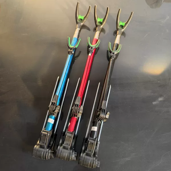 Factory wholesale stainless steel battery bracket new bold color gold steel fishing rod bracket table fishing ground plug