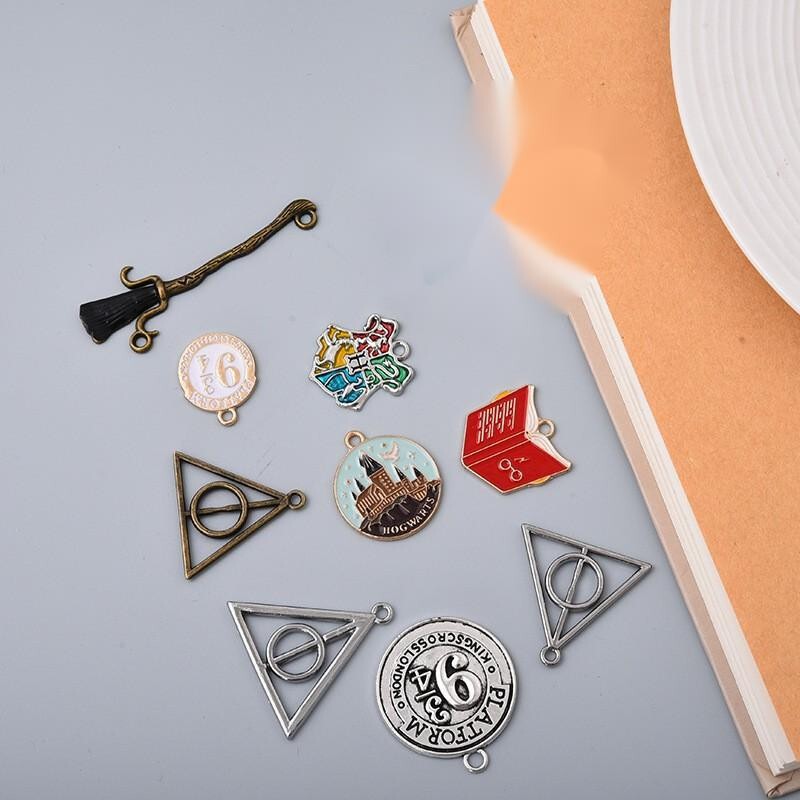 European and American R-Selling Harry Potter Pendant Earrings Bracelet Charms DIY Alloy Accessories Source Z-Selling European and American R-Selling Harry Potter Pendant Earrings Bracelet Charms DIY Alloy Accessories Source Z-Selling