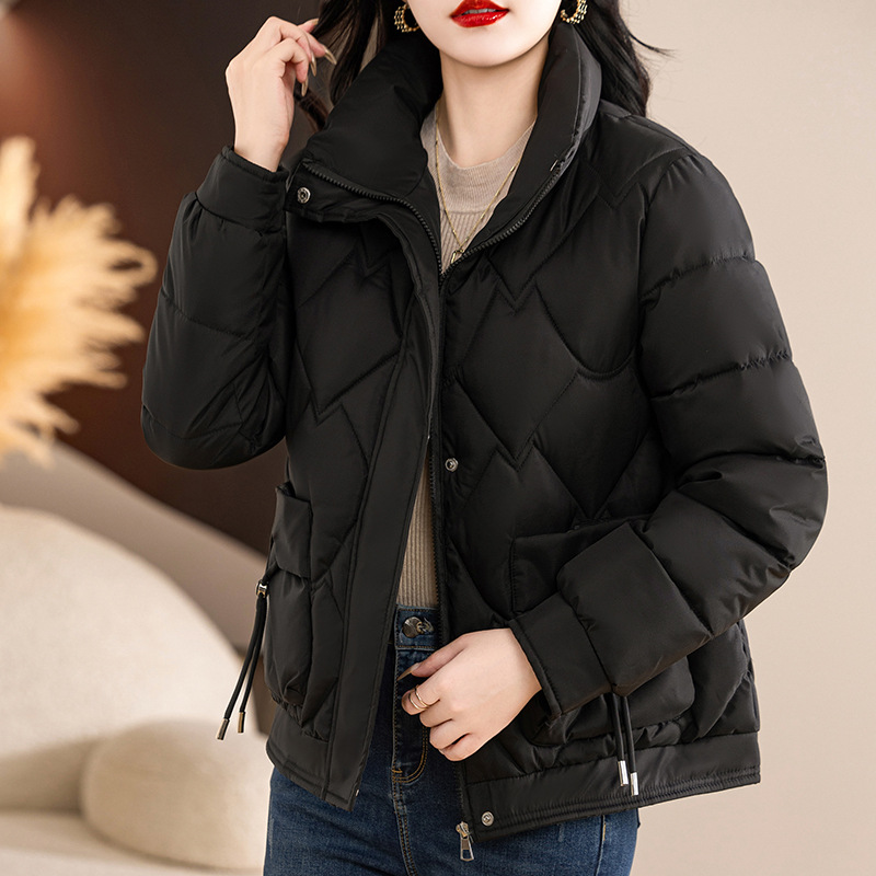 Comercio exterior ropa de algodón para mujeres 2025 nueva ropa de algodón corta de tamaño grande para mujeres chaqueta de invierno chaqueta de algodón pequeño lote image 6