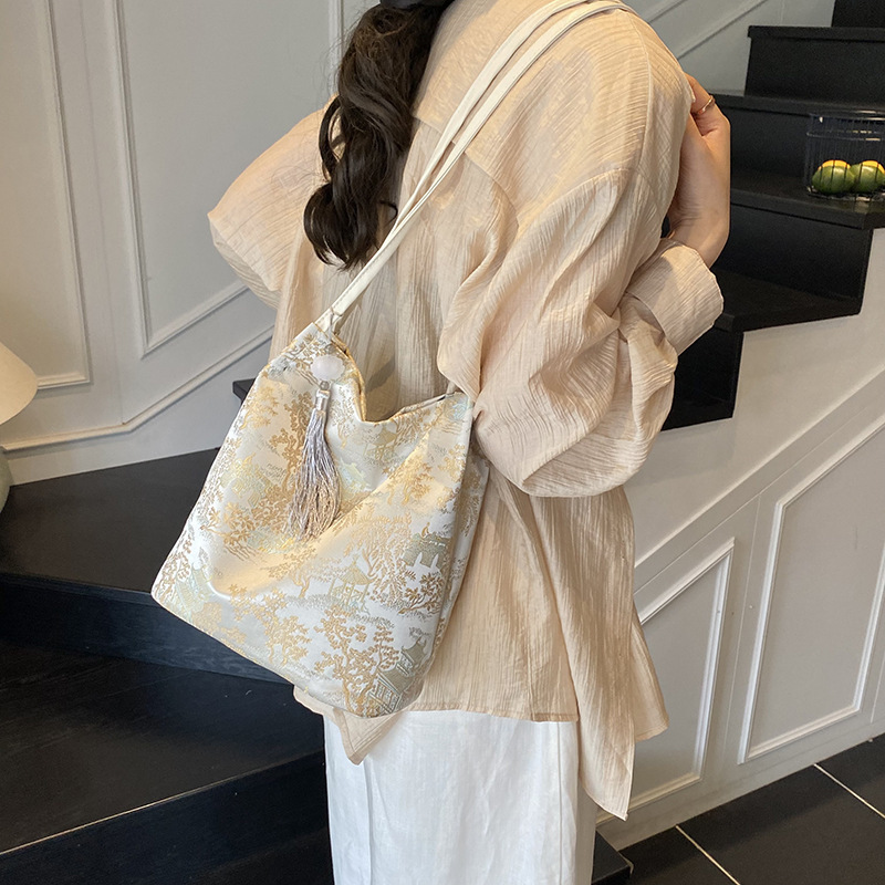 新中式国风刺绣单肩包包女2025秋季新款高级感大容量唯美水桶包|undefined