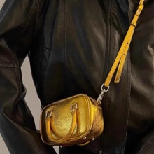 2023�¿�W�tͬ��r�н�ɫ���g��С�������e�ɐ���������б���Ů