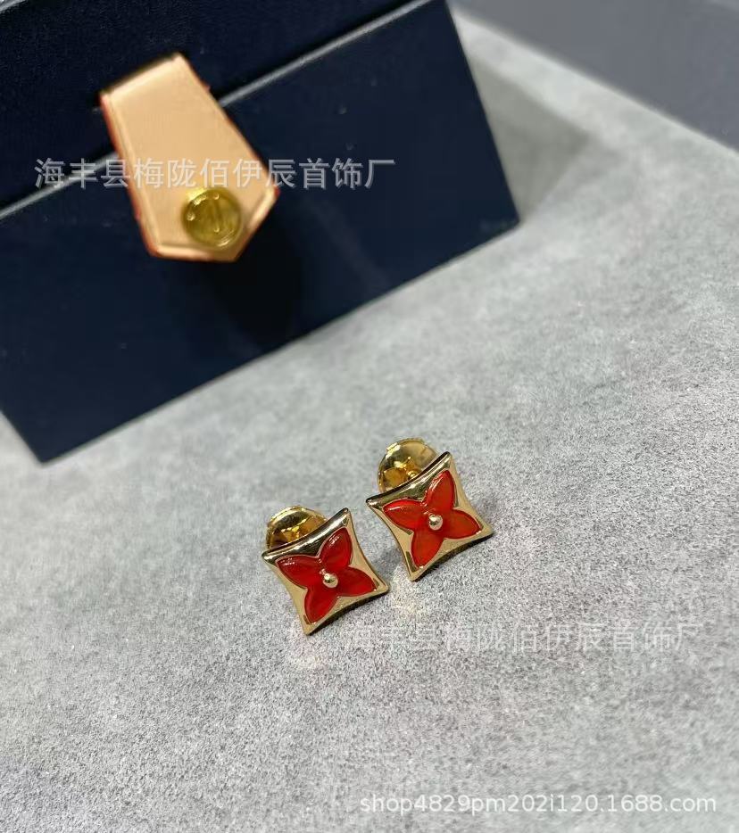 ロバの家四葉草四花五花ブレスレット女性用18Kローズゴールドメッキ軽奢菱形丸型白貝母ネックレスins