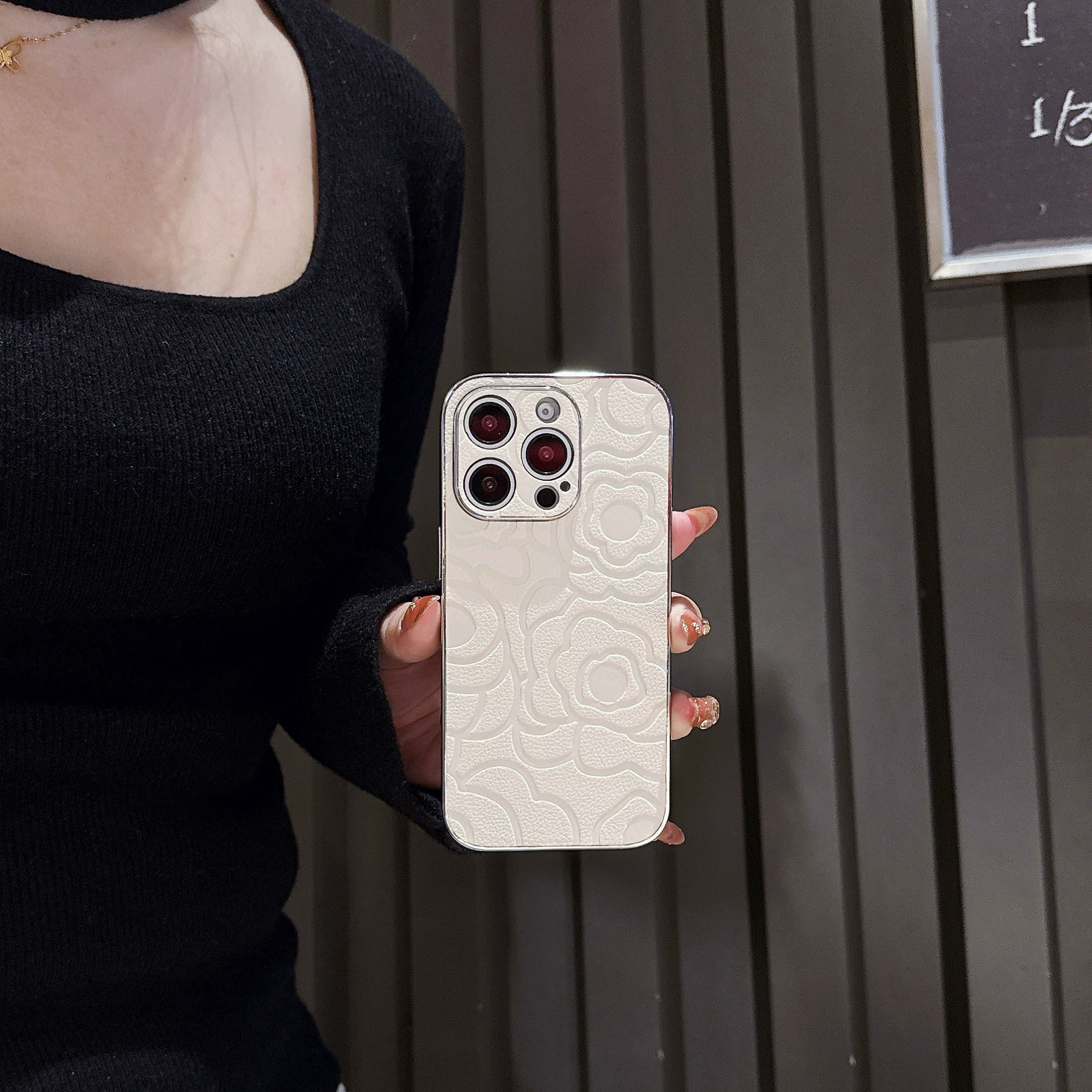 Подходит для Apple iPhone15 Camellia iphone16promax никелирование 13 против падения 12 защитный чехол