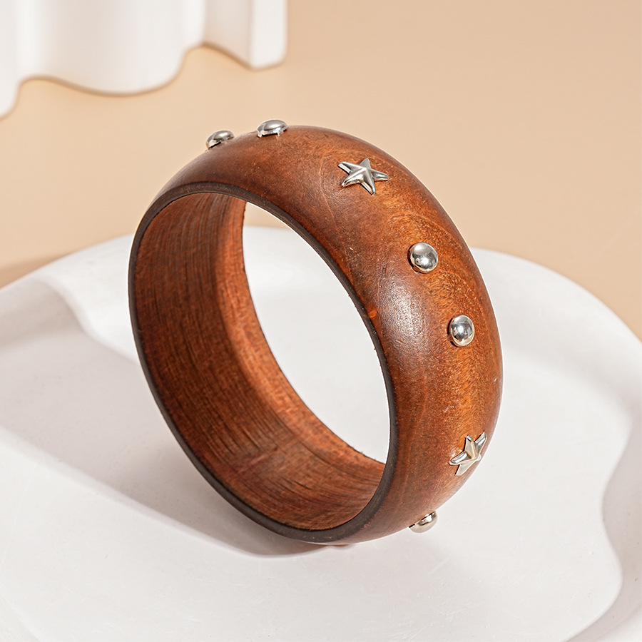 Pulsera geométrica con remaches de estrella redonda de madera de estilo chino retro Moda y sencillez Temperamento de nicho Adornos de mano de sentido avanzado Mujeres