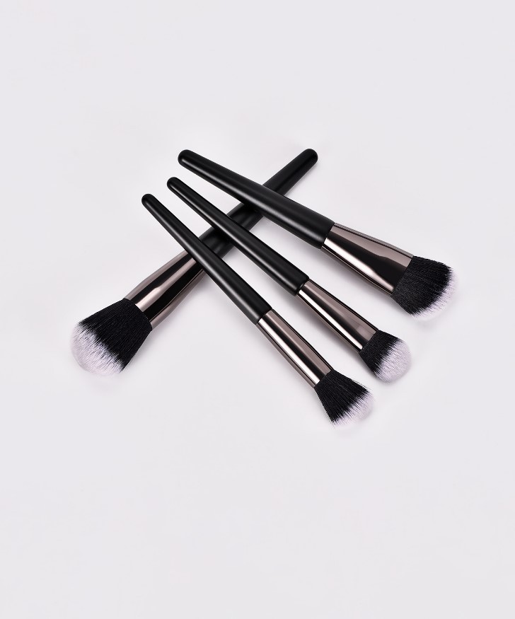 4 Makeup Brushes Set Black Warrior Loose Powder Brush Foundation Brush Makeup Tools Beauty Makeup GUJHUI_voghion.com