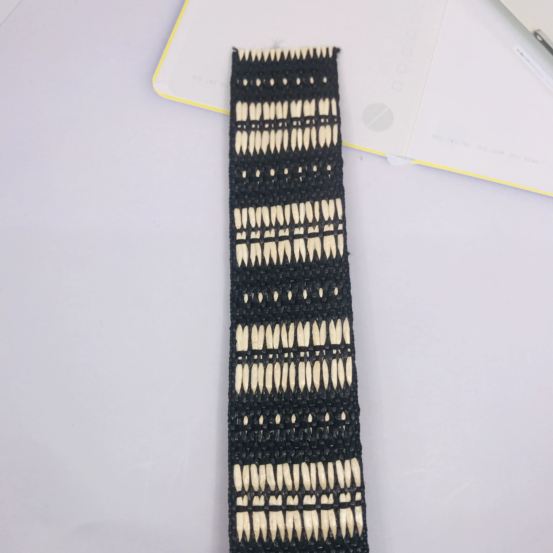 Производители поставляют большое количество черно-белых контрастных тканых верхних вспомогательных материалов прочный и прочный простой пояс ремешок плетеной веревки