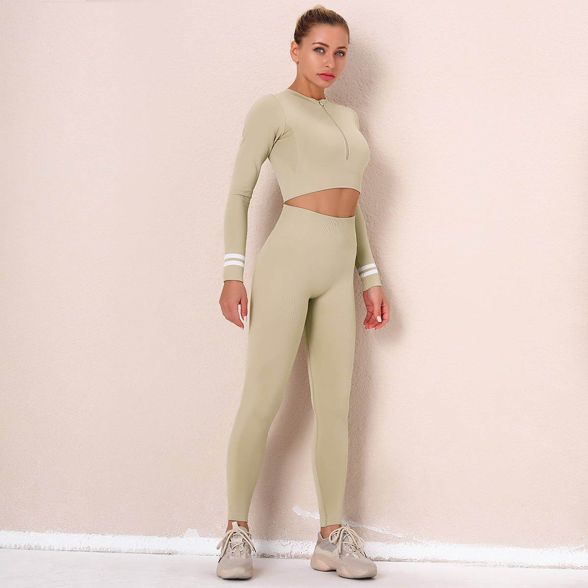 Conjunto de leggings y top de yoga ajustados y transpirables con cremallera de manga larga sexy NSNS52500