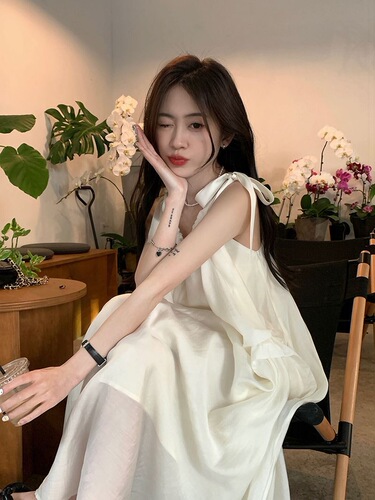 Summer sweet 2025 new style slimming fashion gentle style rice white medium and long suspender dress women's chic