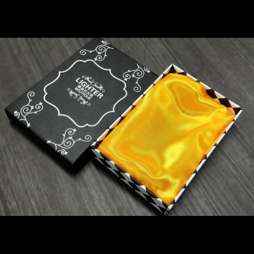 Inflatable rechargeable kerosene lighter, universal gift box, brocade cloth box, flower box, gift box for customers and friends.