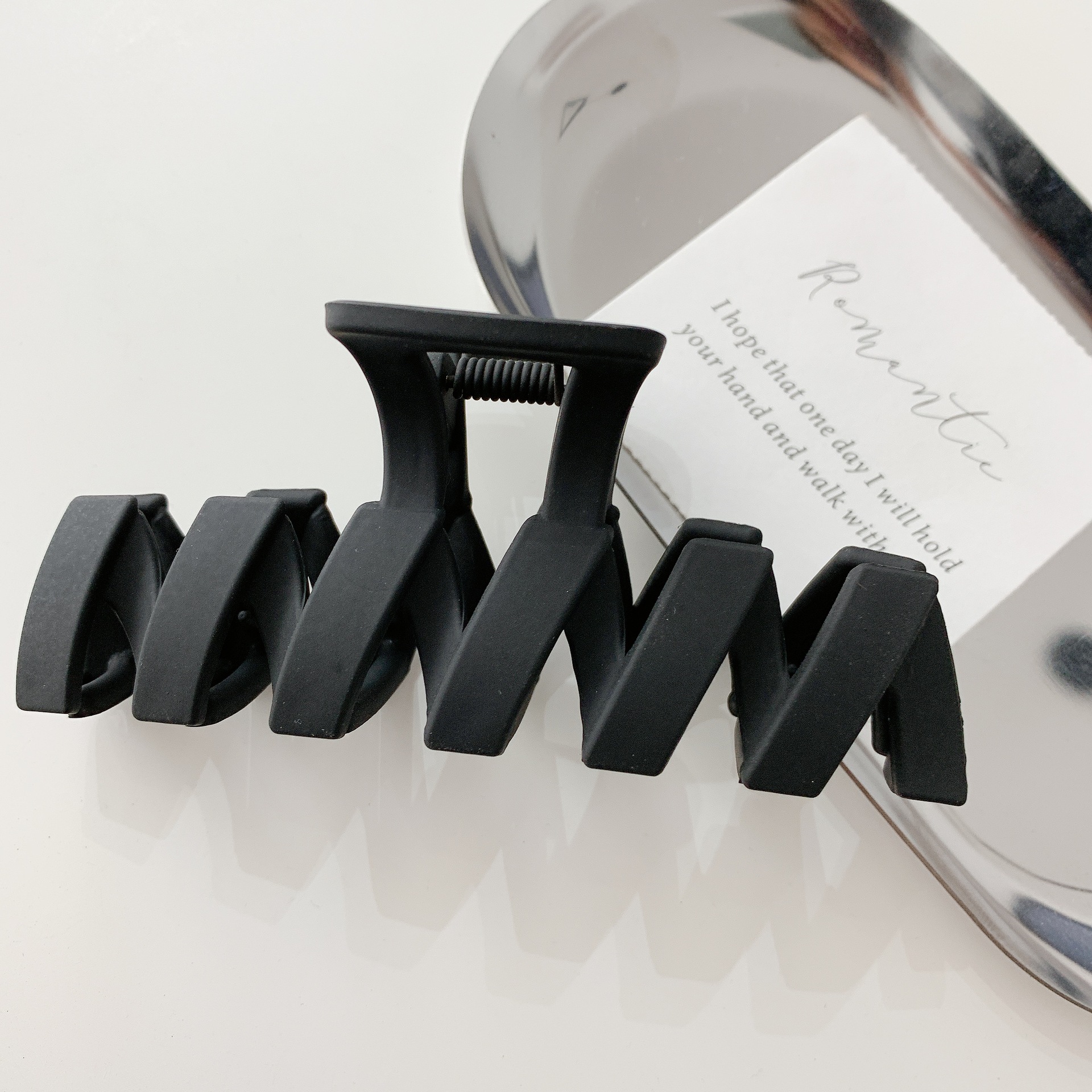 Clip de pelo negro pequeño clip de pelo femenino tocado Cabeza trasera horquilla alta Cola de Caballo horquilla fija clip de tiburón grande al por mayor