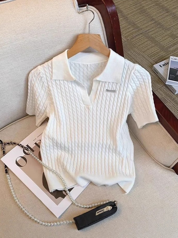 レトロ麻花半袖tシャツvネック上着女性夏2025新作修身poloシャツショートタイプ氷糸ニット|undefined