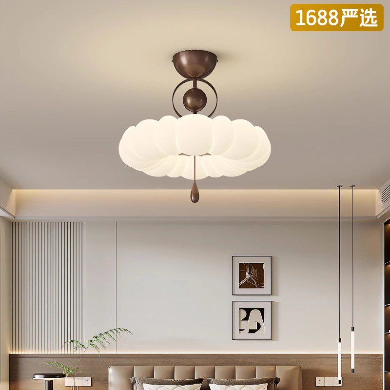 [Seleccionado cuidadosamente] Lámpara de techo de estilo crema francesa, estilo antiguo, luz creativa para el dormitorio principal, nueva atmósfera, luz de protección ocular de espectro completo