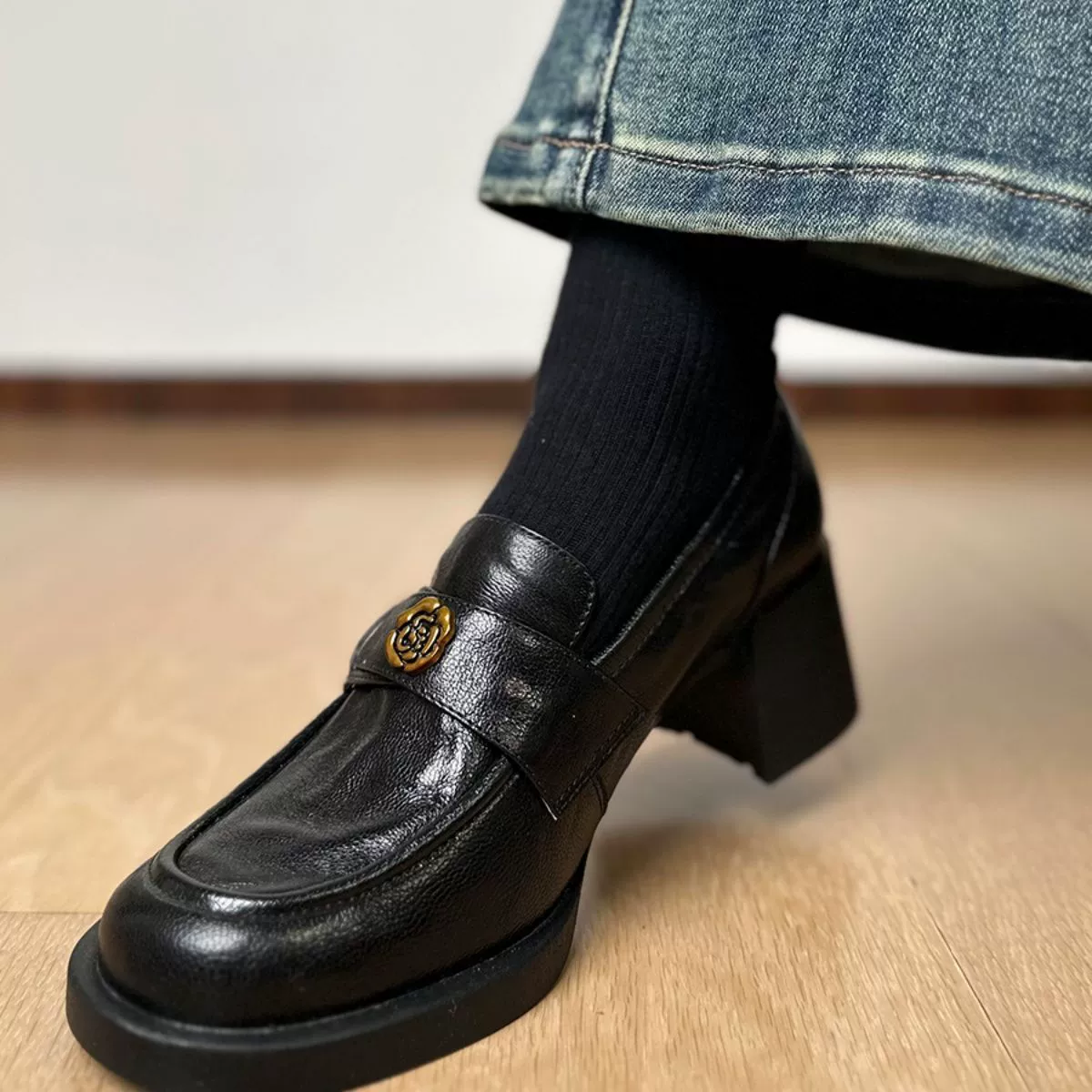 Маленькая Камелия Лефу Обувь Женская 2025 Осенняя Круглая Голова Колледж