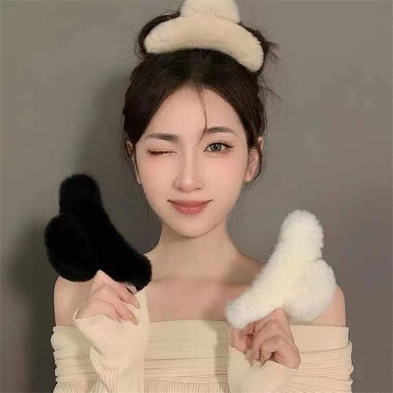 Fashion Solid Color Rabbit Fur Hair Claws 1 Piece display picture 2