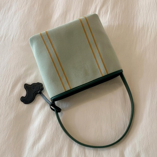 Large Capacity tote bag, 2024 new model, suitable for school, commuting, simple hand-held, stylish single shoulder or cross-body bag