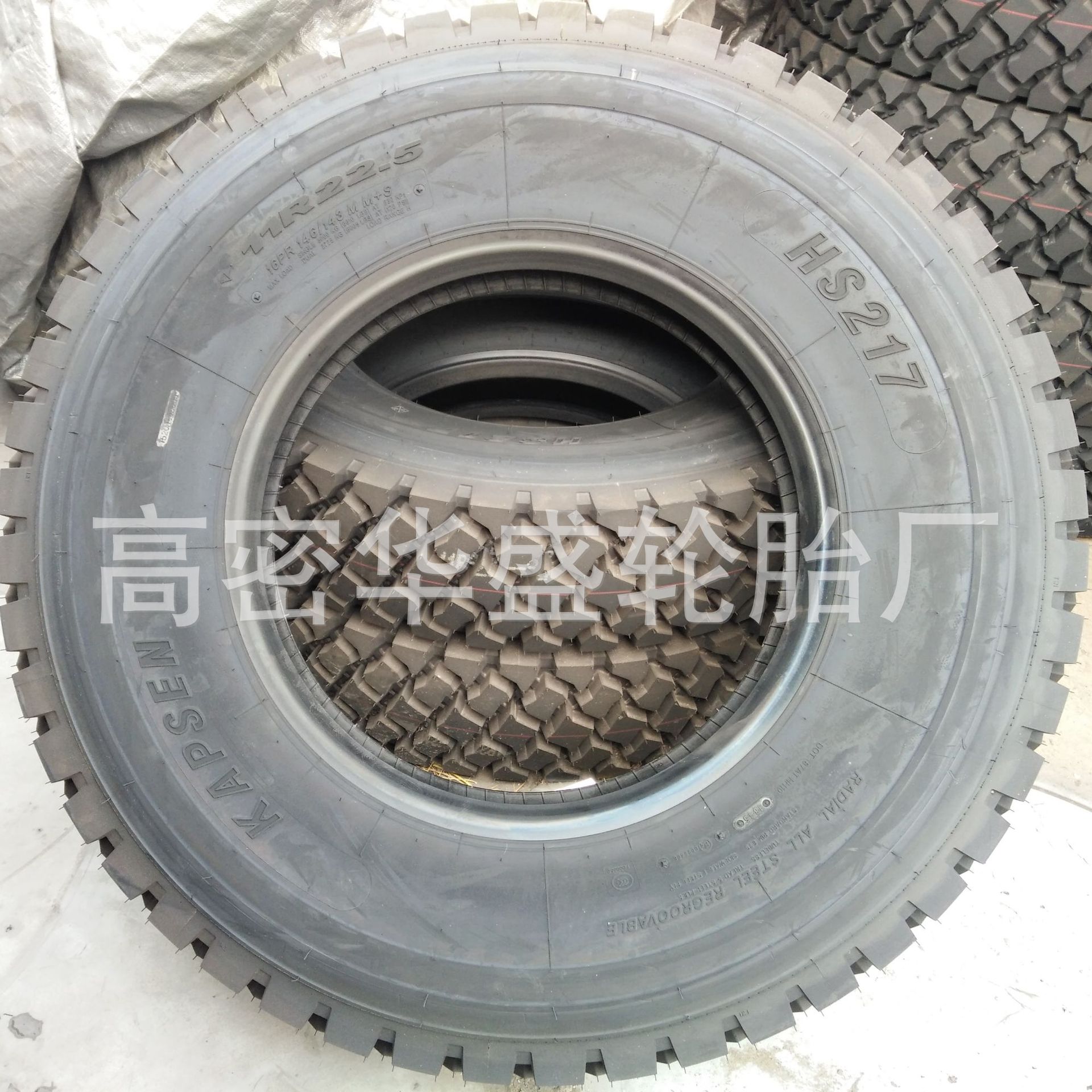 Venta al por mayor 11R22.5 bloque de neumático radial de acero flor camión neumático 11R22.5