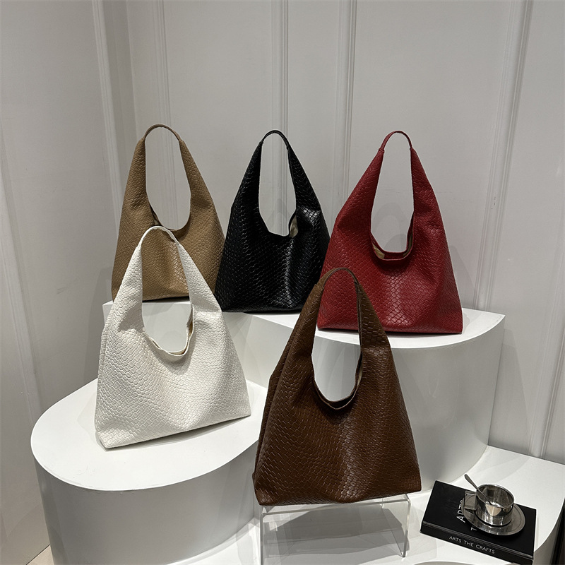 2024 nuevo estilo simple retro de gran capacidad brazaleta bolso de mujer Chaoseng invierno monocolor bolso de hombro