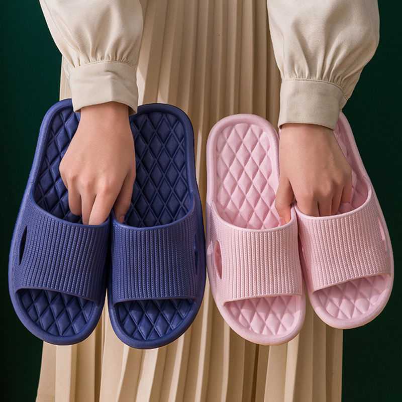 2022 the new summer home slippers hotel indoor drag female sandals couple home men's slippers