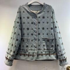 欧品2025春の新型重工のビーズがゆったりしていて、やせているデニムのコートの女性の香港風の復古の上着です。