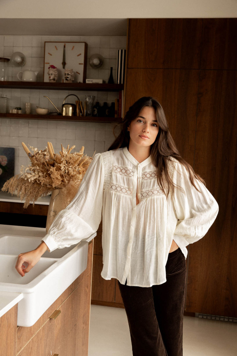 Primavera y otoño de ropa de mujer europea y americana encaje cosido camisa francesa de manga larga mujer suelta delgada temperamento camisa elegante de viaje image 7