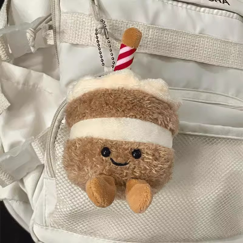 Pastel de peluche pequeño colgante lindo estudiante amiga bolsa de regalo extraña muñeca muñeca muñeca máquina de peluche lote