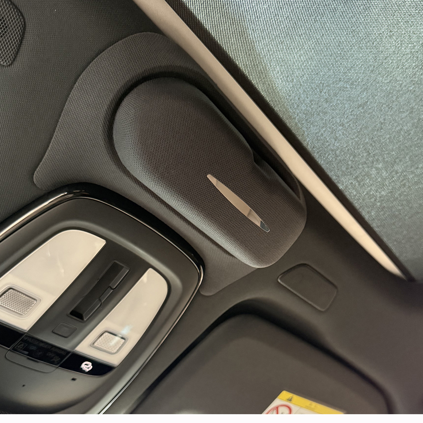 Suitable for 18-26 Volvo Xc60Xc90S90V90S60 Car Glasses Case Glasses Clip Storage Box