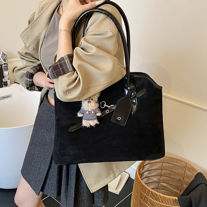Bolso de ternudo transfronterizo de alta calidad bolso especial para mujeres otoño y invierno 2025 nuevo bolso de brazo de moda bolso de hombro universal