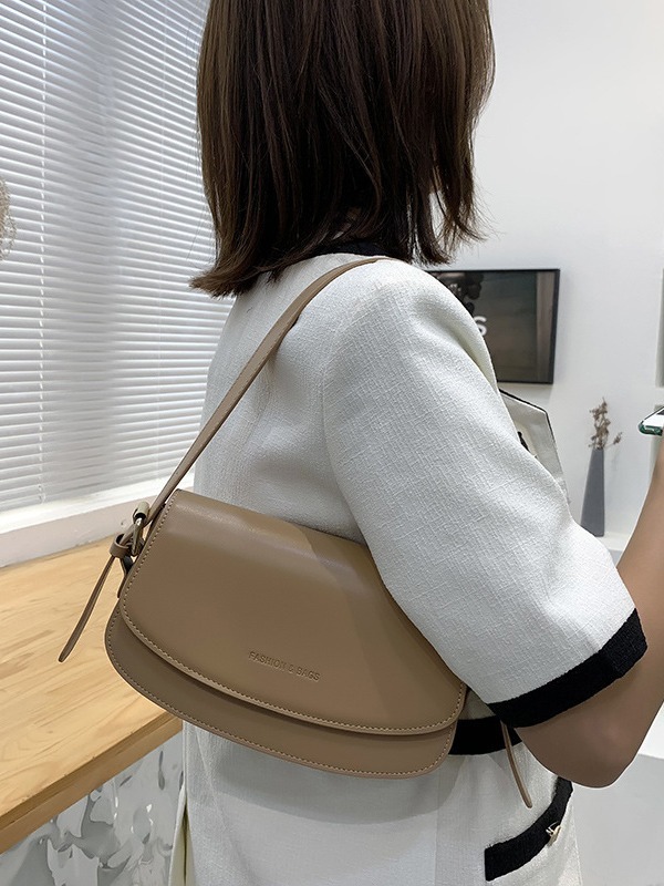 厳選レトロ小カバン2024春夏新作韓国風ファッションシンプルワンショルダー脇下カバン高級感斜め掛けカバン|undefined
