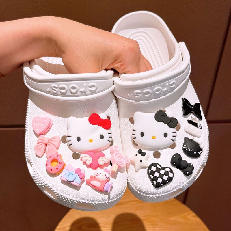 Diy Cave Shoes Shoe Buckle Soft Rubber Fit Sanrio Shoe Flower Cute Cartoon Yugui Dog Kt Cat Shoe Flower Shoe Buckle