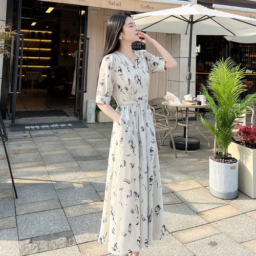 Summer temperament casual retro medium and long V-neck short sleeve waist waist floral Hong Kong style design Chiffon long dress