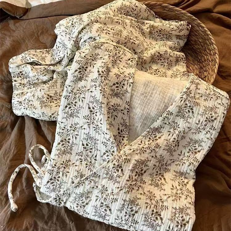In-Stock Lazy and Elegant Floral Long-Sleeve Pajamas for Women, Gentle and Comfortable for Spring and Autumn, Age-Reducing, Retro Two-Piece Set for Home Wear In-Stock Lazy and Elegant Floral Long-Sleeve Pajamas for Women, Gentle and Comfortable for Spring and Autumn, Age-Reducing, Retro Two-Piece Set for Home Wear