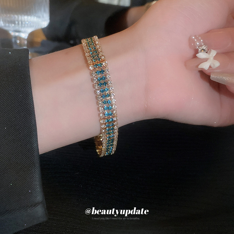 Pulsera de diamantes de lujo ligero europea y americana, pulsera de diseño de personalidad de nicho de todo fósforo, temperamento de moda, joyería de sentido avanzado al por mayor