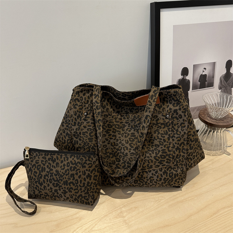 Moda retro leopardo invierno 2024 nuevo nicho personalizado diseño simple viaje literario bolsa de mano