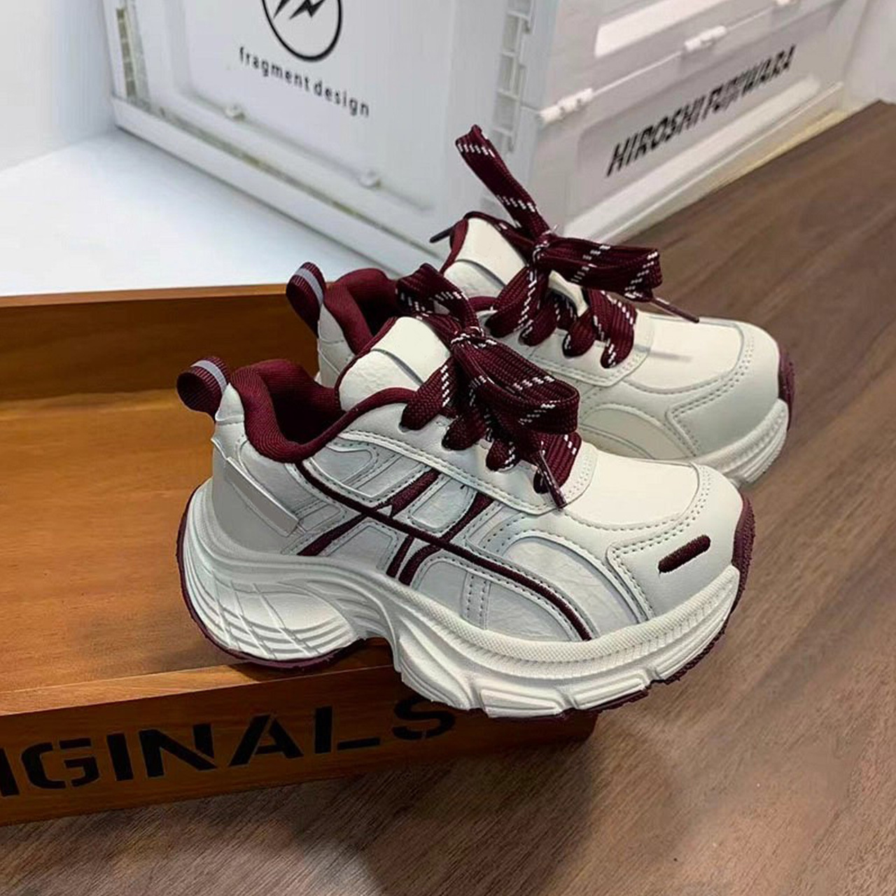 Zapatos deportivos para niños 2026 primavera nuevos zapatos de running para niños respirables zapatos de papá zapatos casuales para niños mayores