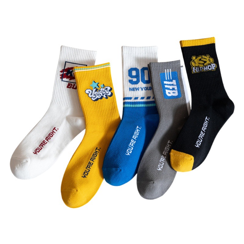 Calcetines de marea deportiva digital de algodón peinado Calcetines de algodón de color sólido calcetines de los hombres de otoño e invierno alta elástica calcetines marea al por mayor