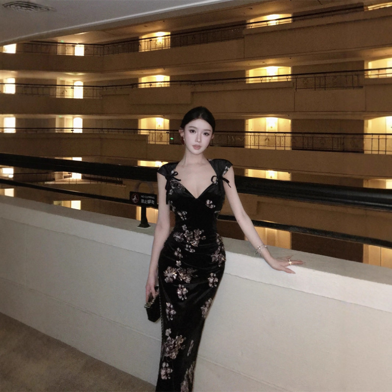 实拍现货2025春夏季亮片刺绣新中式改良旗袍收腰包臀黑丝绒连衣裙|undefined