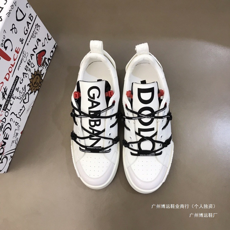 2025 DG nuevo comercio exterior al por mayor coreano popularidad en línea primavera y otoño zapatos deportivos casuales zapatos de cuero pequeños zapatos blancos para hombres