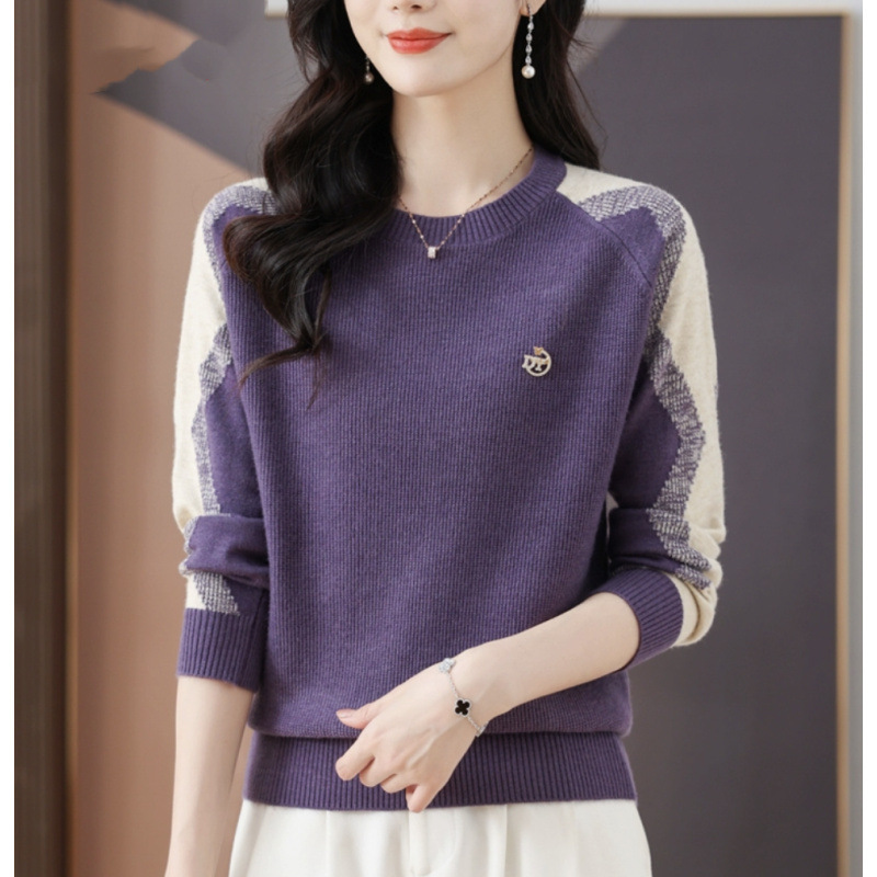2026 Autumn/Winter Women's Base Layer Sweater, Round Neck Color Block Loose Slimming Short Knitted Cardigan Top 2026 Autumn/Winter Women's Base Layer Sweater, Round Neck Color Block Loose Slimming Short Knitted Cardigan Top