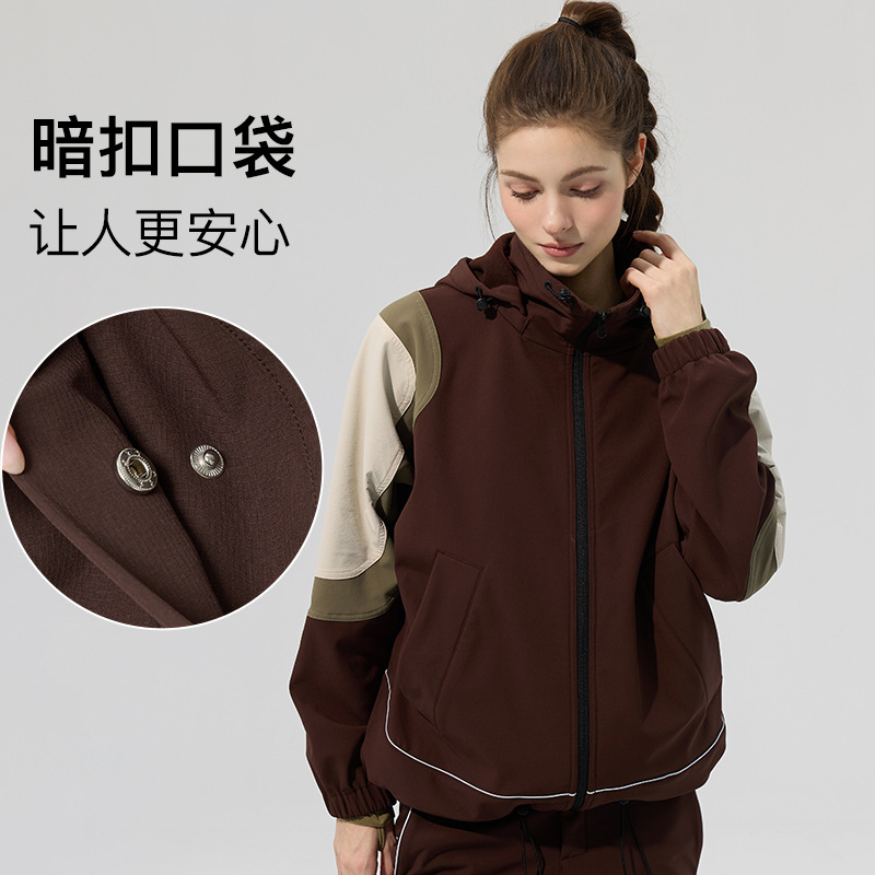 Contrast Color Soft Shell Sports Jacket Imitation Lotus Leaf Water Repellent Elastic Buckle Plus Velvet Lining Stand Collar Jacket